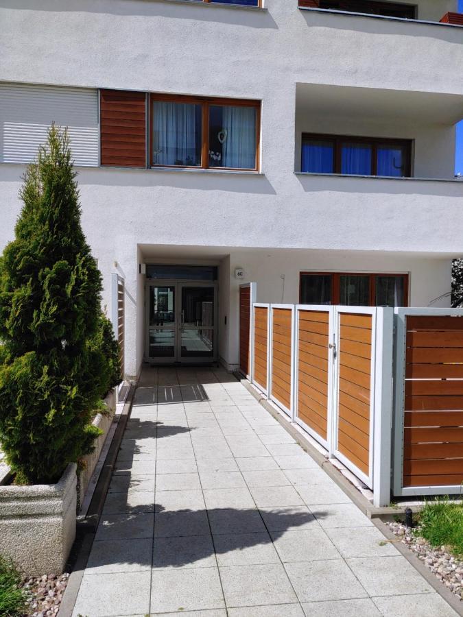 Swinoujscie Platan Patio 6 - Berry Apartments Eksteriør billede